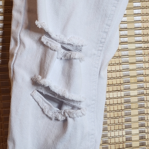 Young Men's Ripped Jeans - Picture 6 of 9